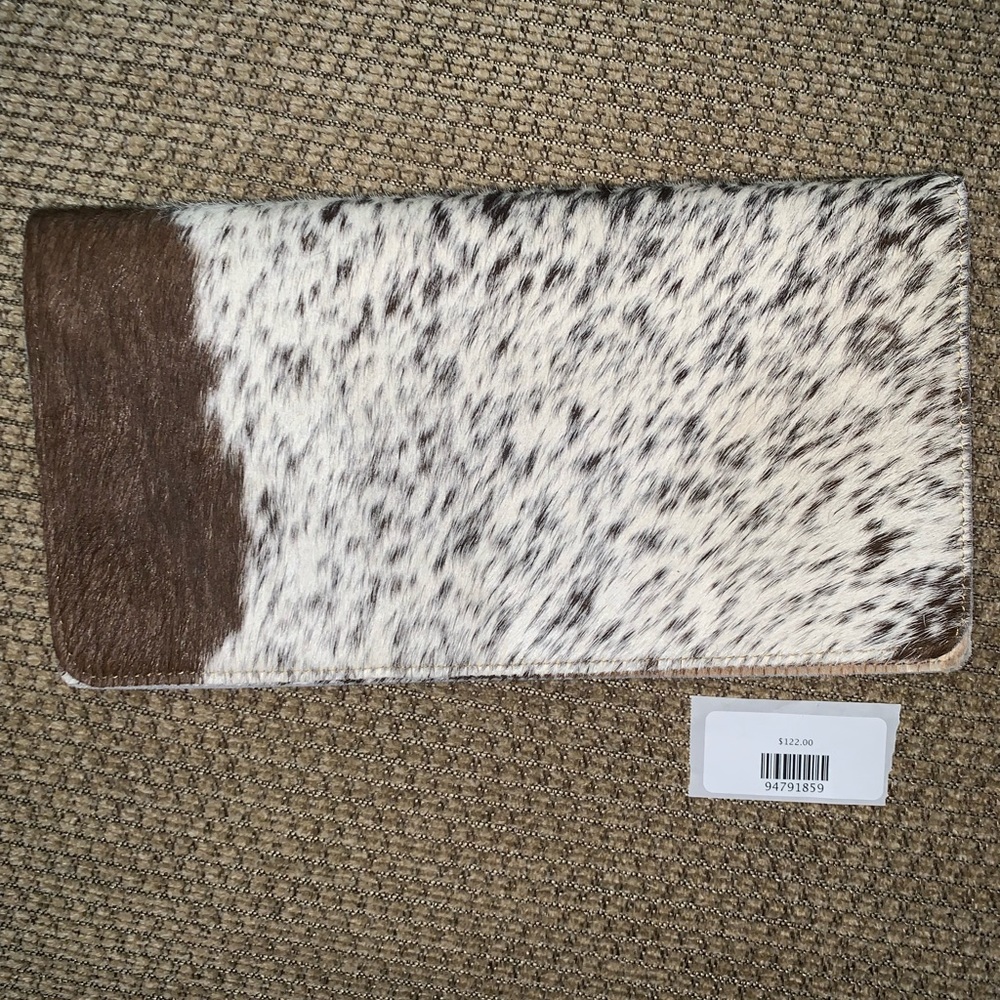NEW $122 Calf skin leather clutch purse ❤️❤️❤️